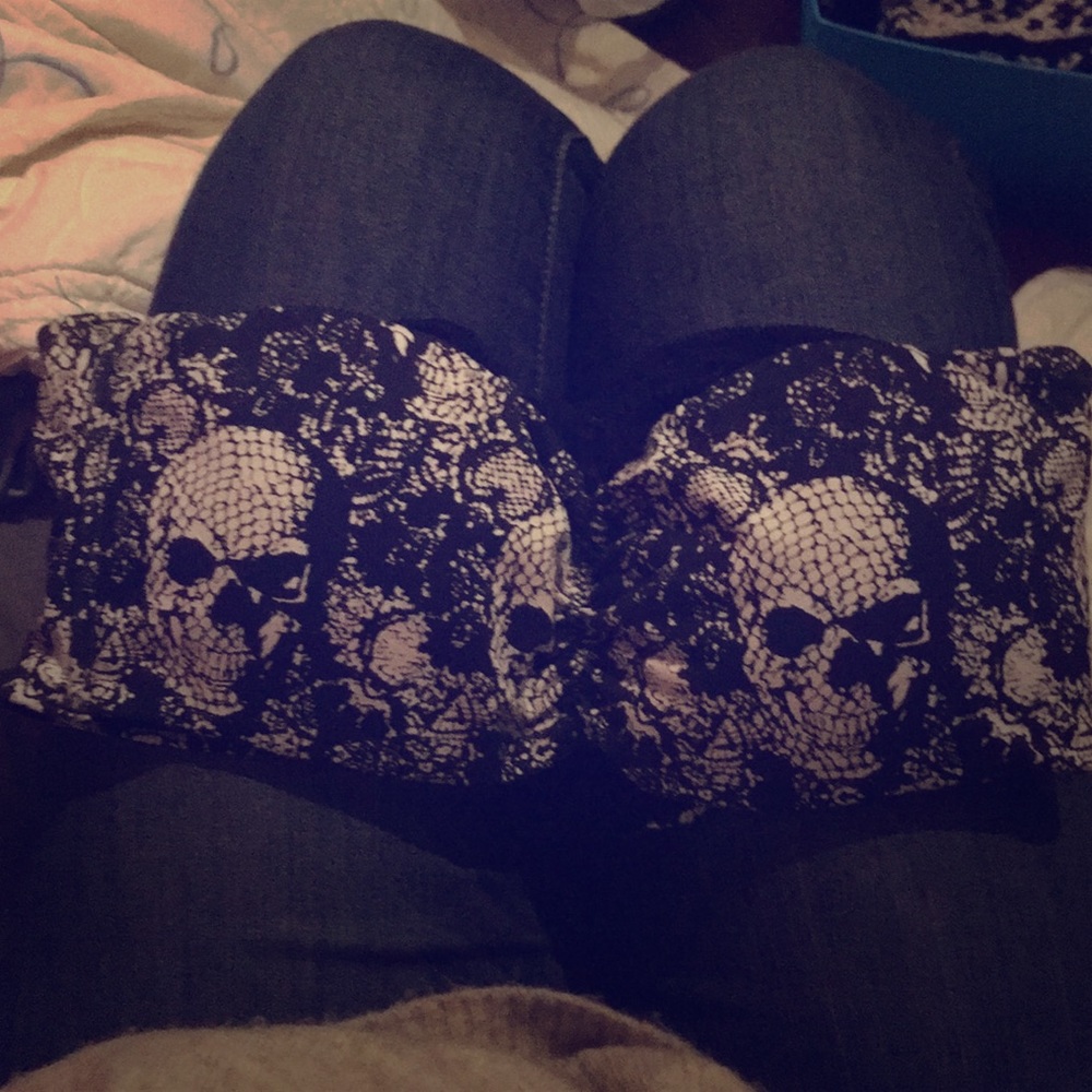 Skull bandeau
